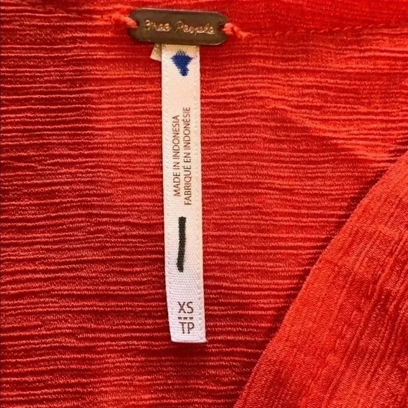 Free People In a wrap-style silhouette - Picture 7 of 9